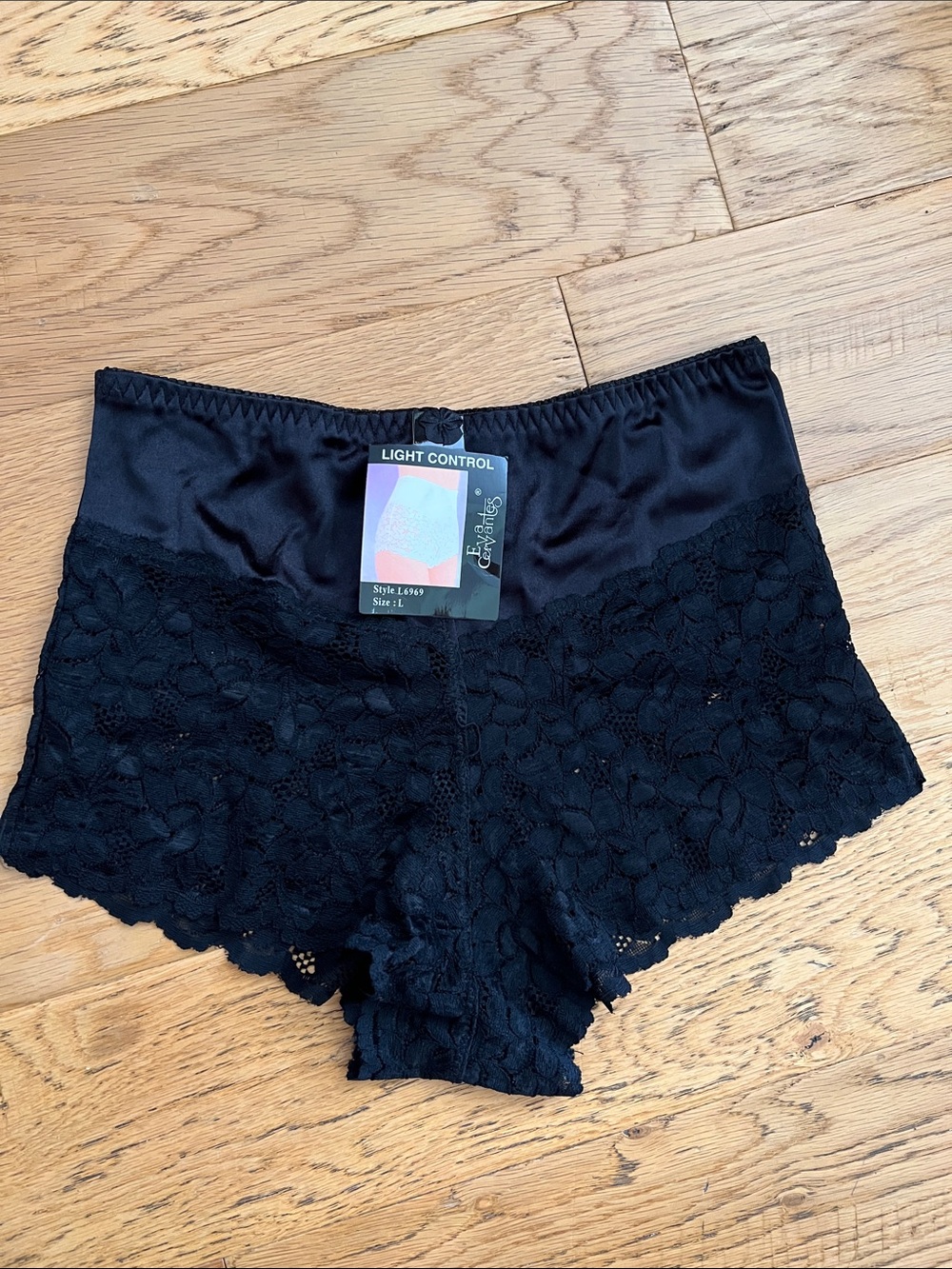 NWT - EVA CERVANTES - Light Control Lace Boyshorts - Black